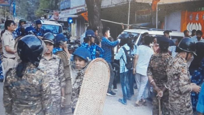 কোচবিহারে তৃণমূল-বিজেপি সংঘর্ষ, জখম দু'পক্ষের একাধিক