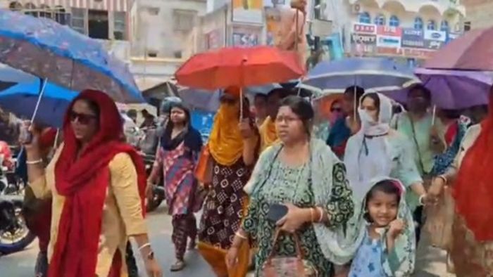 'রাজ্যকে জ্বালিয়ে দিতে পারি' মেদিনীপুরে হুঁশিয়ারি চাকরি যাওয়া শিক্ষক-শিক্ষিকাদের