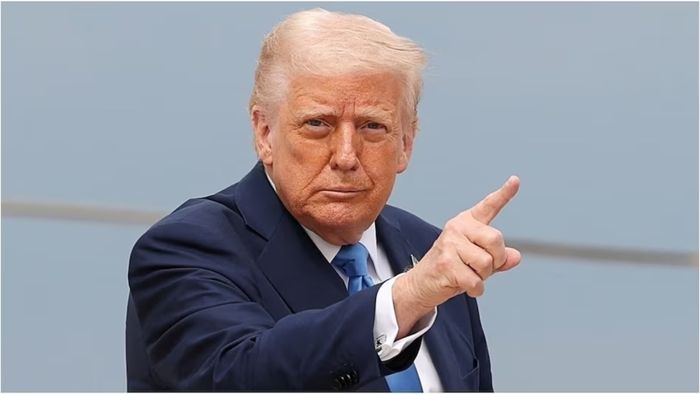 বাণিজ্য আলোচনার মধ্যে ট্রাম্প ৯০ দিনের জন্য শুল্ক স্থগিত করেছেন, চীনের উপর শুল্ক ১২৫% বৃদ্ধি করেছেন