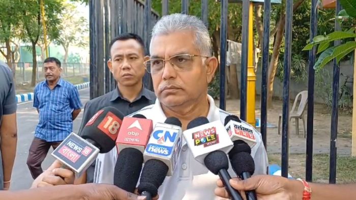 'রাজনীতির স্বার্থে বাংলার হিন্দুদের শেষ করতে চান মমতা', তীব্র আক্রমণ দিলীপের