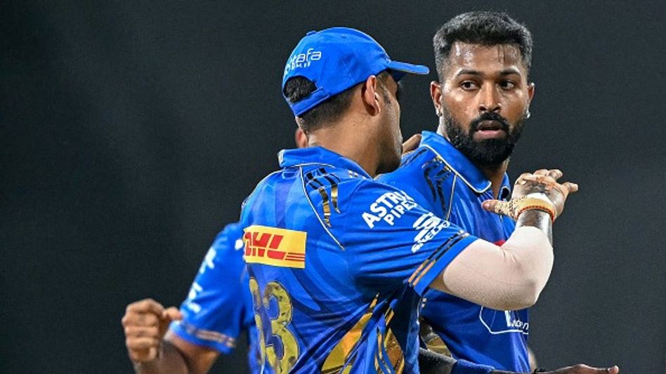 ৪ ম্যাচ পর প্রথম হার দিল্লির, করুণের স্পিনে দ্বিতীয় জয় MI-এর ৪ ম্যাচ পর প্রথম হার দিল্লির, করুণের স্পিনে দ্বিতীয় জয় MI-এর