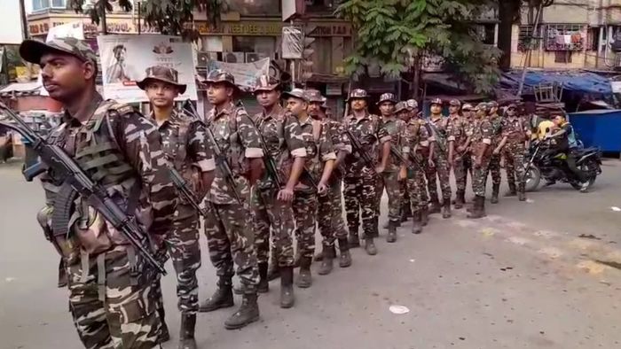 মুর্শিদাবাদ থেকে শিক্ষা, হাওড়ার সংবেদনশীল এলাকায় চলছে পুলিশি টহল