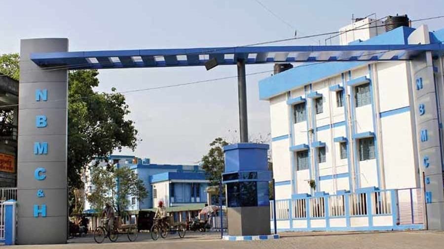 উত্তরবঙ্গ মেডিকেল কলেজে শ্লীলতাহানি, ছুটিতে পাঠানো হল অভিযুক্ত শিক্ষককে