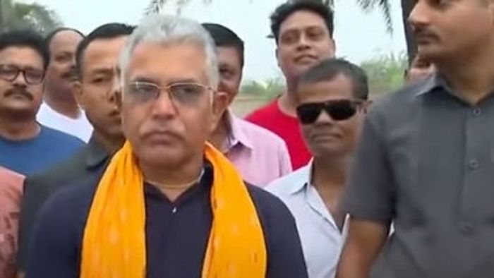 ইকো পার্কে দিলীপ ঘোষ।