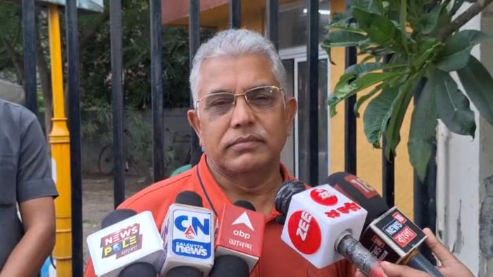 দিলীপ ঘোষ ইকোপার্কে।-ফাইল ছবি