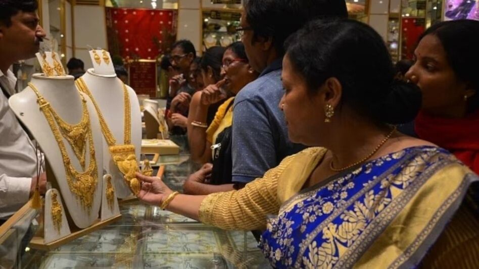 সোনার দাম ১ লক্ষ টাকা, ভারতে এই প্রথম! আজ ১০ গ্রামের দাম কত? সোনার দাম ১ লক্ষ টাকা, ভারতে এই প্রথম! আজ ১০ গ্রামের দাম কত?
