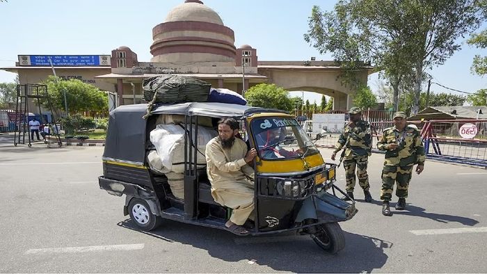 পাকিস্তানি নাগরিকদের ২ দিনের মধ্যে ভারত ছাড়ার নির্দেশ, না মানলে জেল-মোটা জরিমানা