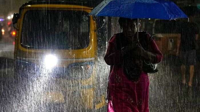 কলকাতা-সহ দক্ষিণবঙ্গের ১৫টি জেলায় বৃষ্টির পূর্বাভাস। ফাইল ছবি