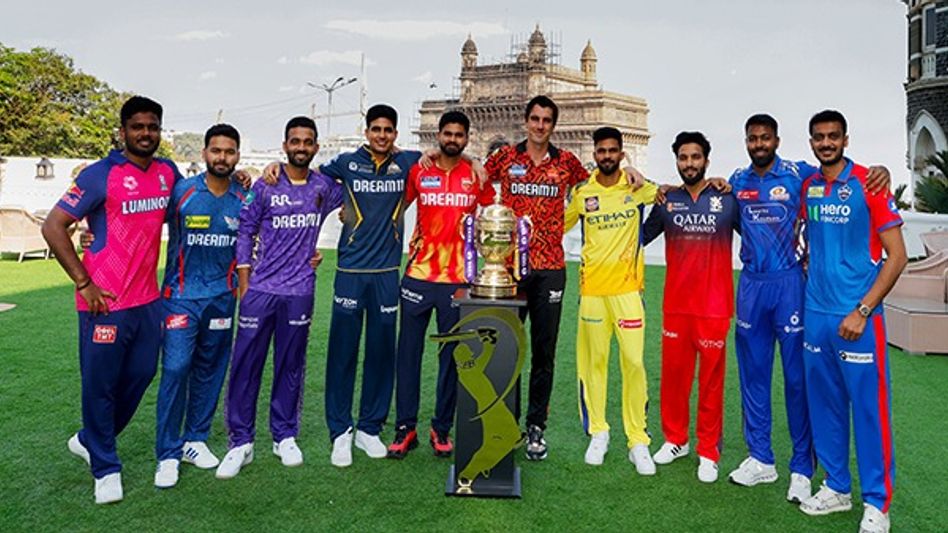 ছিটকে গিয়েছে RR-CSK, প্লে অফের লড়াইয়ে বাকি ৮ দলের সমীকরণ কেমন? ছিটকে গিয়েছে RR-CSK, প্লে অফের লড়াইয়ে বাকি ৮ দলের সমীকরণ কেমন?