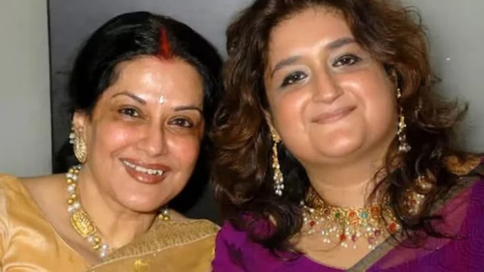 মেয়ে পায়েলের সঙ্গে মৌসুমী