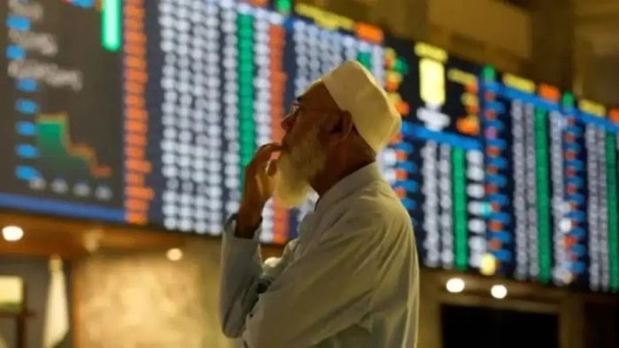 ‘অপারেশন সিন্দুর’-এর প্রভাবে ধস পাকিস্তানের শেয়ার বাজারে, বন্ধ হল ট্রেডিংও