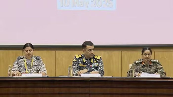 সাংবাদিক বৈঠকে প্রতিরক্ষা মন্ত্রক।