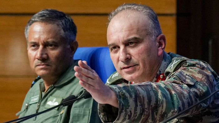 সাংবাদিক বৈঠকের সেনা সাফ জানায় ভারতের লড়াই জঙ্গিদের সঙ্গে, পাক সেনার সঙ্গে নয়