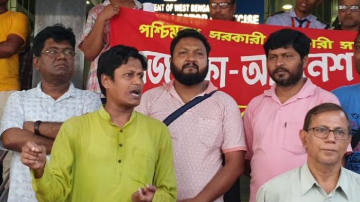 'সুপ্রিম কোর্টে বড় থাপ্পড় খেয়েছে সরকার', বলছেন কর্মচারীদের একাংশ