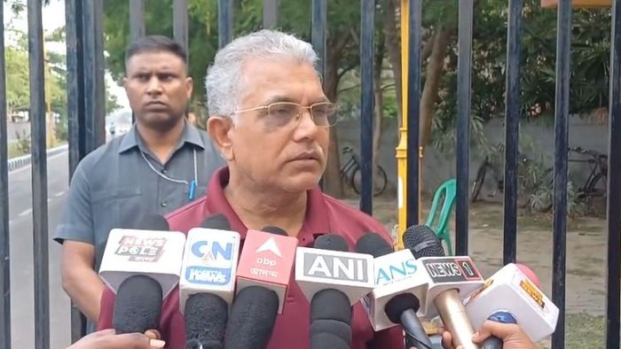 বিজেপি নেতা দিলীপ ঘোষ