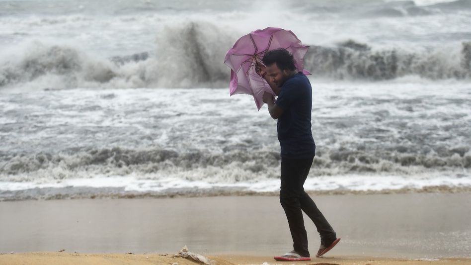 বঙ্গোপসাগরে ২ ঘূর্ণাবর্ত, বঙ্গে এই জেলাগুলিতে ব্যাপক বৃষ্টির সতর্কতা; আবহাওয়ার খবর বঙ্গোপসাগরে ২ ঘূর্ণাবর্ত, বঙ্গে এই জেলাগুলিতে ব্যাপক বৃষ্টির সতর্কতা; আবহাওয়ার খবর