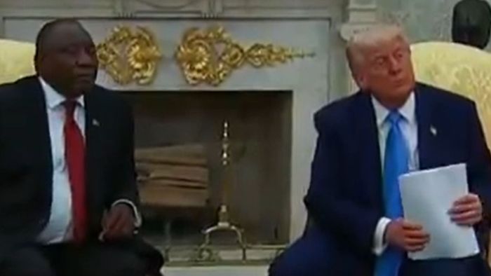 দক্ষিণ আফ্রিকার প্রেসিডেন্ট সিরিল রামাফোসা-মার্কিন প্রেসিডেন্ট ডোনাল্ড ট্রাম্প