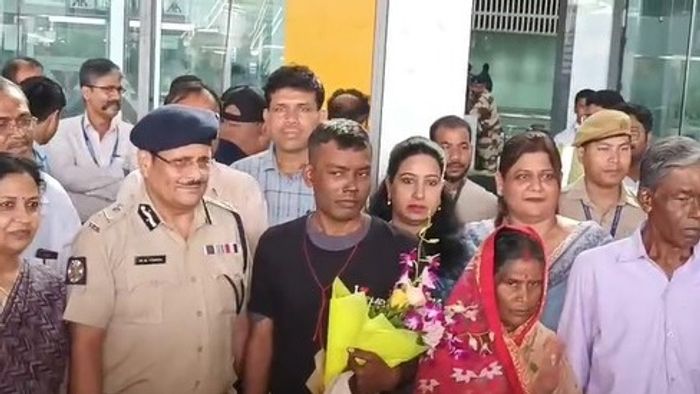 লক্ষীকান্ত বর্তমানে কলকাতা পুলিশের কমিশনার মনোজ বর্মার দেহরক্ষী হিসাবে নিযুক্ত।