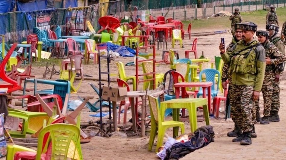 হামলার ৬ দিন আগেই পহেলগাঁও থেকে ট্রান্সফার, জঙ্গিদের তথ্য পাচার করেছিল CRPF জওয়ান? হামলার ৬ দিন আগেই পহেলগাঁও থেকে ট্রান্সফার, জঙ্গিদের তথ্য পাচার করেছিল CRPF জওয়ান?