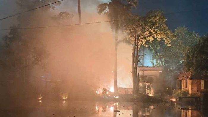 দক্ষিণ ২৪ পরগনার ডায়মন্ড হারবার থানার পাশে ভয়াবহ বিস্ফোরণ