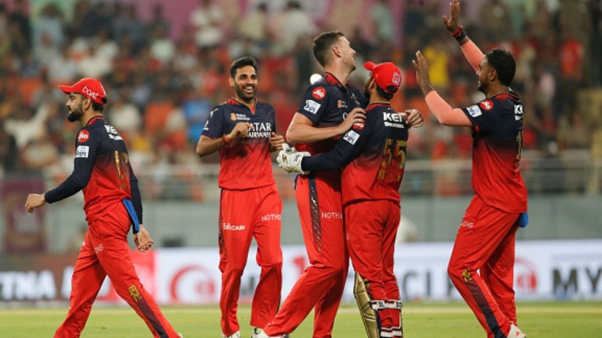 আরসিবি দলের সাথে জশ হ্যাজেলউড