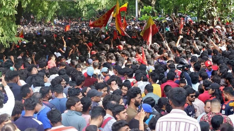 '৩৫ হাজার আসন বিশিষ্ট স্টেডিয়ামে ৩ লাখ লোক', ১১ জনের মৃত্যুতে বললেন সিদ্দারামাইয়া   '৩৫ হাজার আসন বিশিষ্ট স্টেডিয়ামে ৩ লাখ লোক', ১১ জনের মৃত্যুতে বললেন সিদ্দারামাইয়া