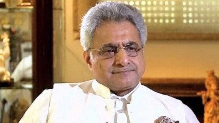 মহুয়া বিয়ে করলেন প্রাক্তন সাংসদকে, কে এই পিনাকী মিশ্র?