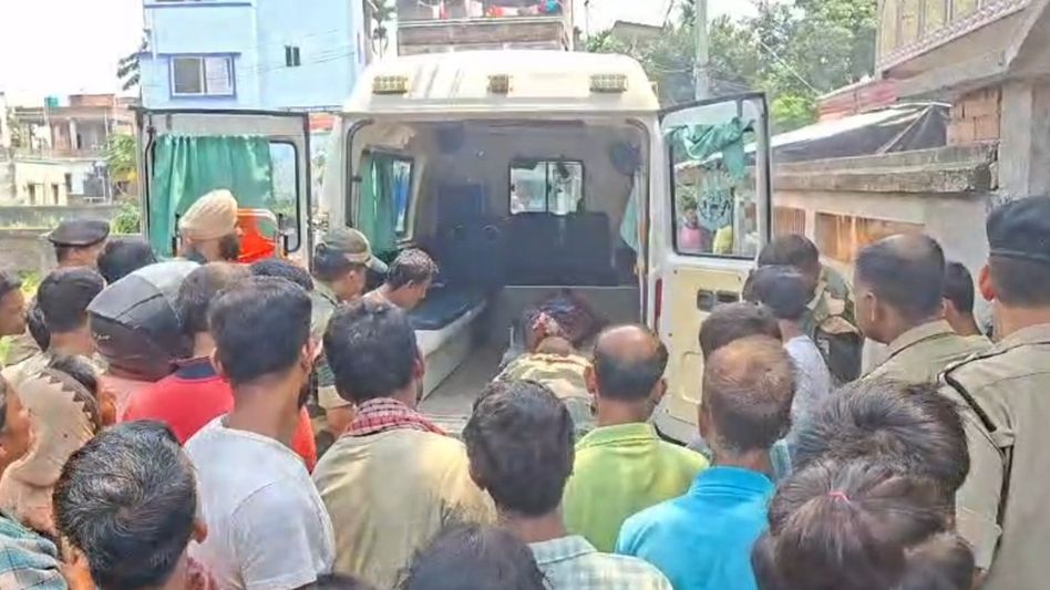 নিউটাউনে BSF জওয়ানের দেহ উদ্ধার, বাড়িতে আগেই পাঠিয়েছিলেন সুইসাইড নোট  নিউটাউনে BSF জওয়ানের দেহ উদ্ধার, বাড়িতে আগেই পাঠিয়েছিলেন সুইসাইড নোট