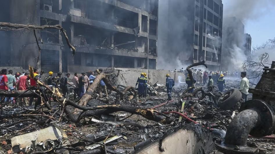 এয়ার ইন্ডিয়া বিমান দুর্ঘটনায় শোকস্তব্ধ গুজরাট! প্রস্তুত করা হচ্ছে কফিন