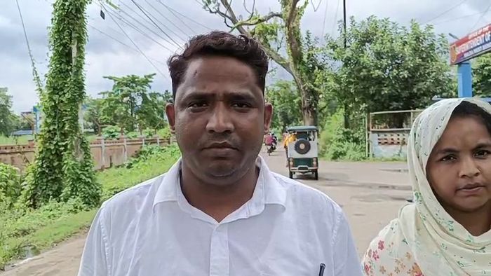 আক্রান্ত ব্যবসায়ী রহিম বিশ্বাস