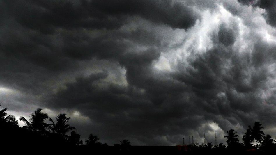 দক্ষিণবঙ্গের ৭ জেলায় ঝোড়ো হাওয়ার সঙ্গে টানা বৃষ্টি, কবে থামবে? পূর্বাভাস দক্ষিণবঙ্গের ৭ জেলায় ঝোড়ো হাওয়ার সঙ্গে টানা বৃষ্টি, কবে থামবে? পূর্বাভাস