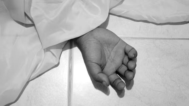 মোবাইল দেখতে না দেওয়ায় মালদার রতুয়ায় আত্মঘাতী ৯ বছরের কিশোর