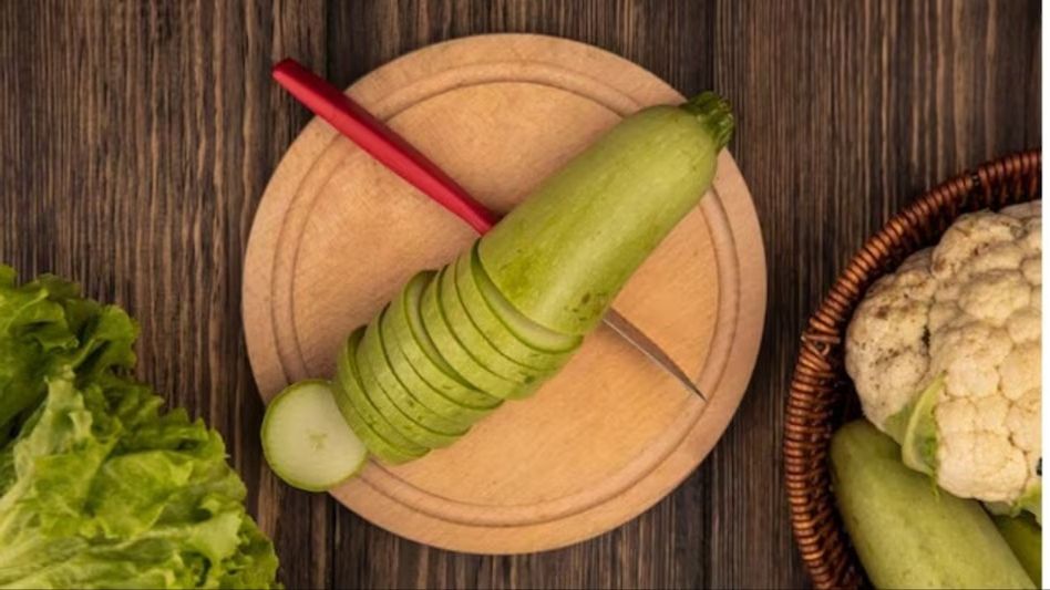 ত্বক উজ্জ্বল করে বয়স ধরে রাখে লাউ, আর কী কী গুণ? ত্বক উজ্জ্বল করে বয়স ধরে রাখে লাউ, আর কী কী গুণ?