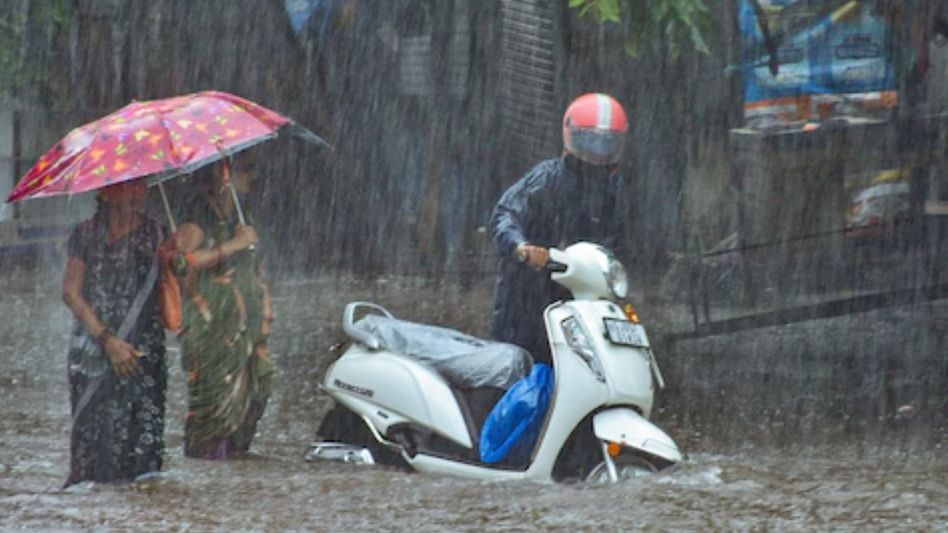৫ জেলার রথযাত্রা ভাসতে পারে টানা বৃষ্টিতে, কত দিন থাকবে দুর্যোগ? ৫ জেলার রথযাত্রা ভাসতে পারে টানা বৃষ্টিতে, কত দিন থাকবে দুর্যোগ?