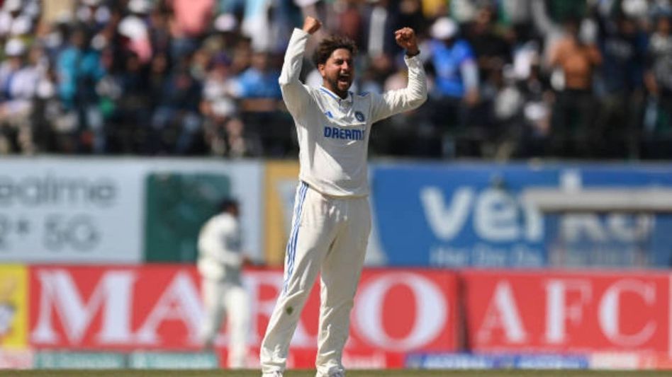 কেন জায়গা পাবেন না কুলদীপ? বড় প্রশ্ন তুলে দিলেন প্রাক্তন অজি ক্যাপ্টেন  কেন জায়গা পাবেন না কুলদীপ? বড় প্রশ্ন তুলে দিলেন প্রাক্তন অজি ক্যাপ্টেন