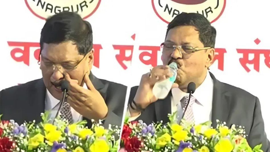 প্রধান বিচারপতির চোখে জল, বাবার কথা বলতে গিয়ে গলা ধরে এল প্রধান বিচারপতির চোখে জল, বাবার কথা বলতে গিয়ে গলা ধরে এল