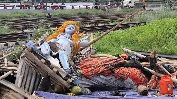বাংলাদেশে দুর্গামন্দির ভাঙচুর