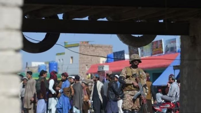 পাক সেনার কনভয়ে হামলা।