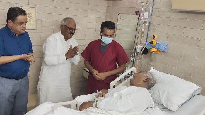 সৌগত রায়ের শারীরিক অবস্থা ঠিক কেমন? ভাই তথাগত তুললেন 'ভুয়ো খবর'-এর অভিযোগ