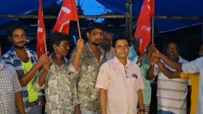 তৃণমূল ছেড়ে সিপিএমে যোগদান।