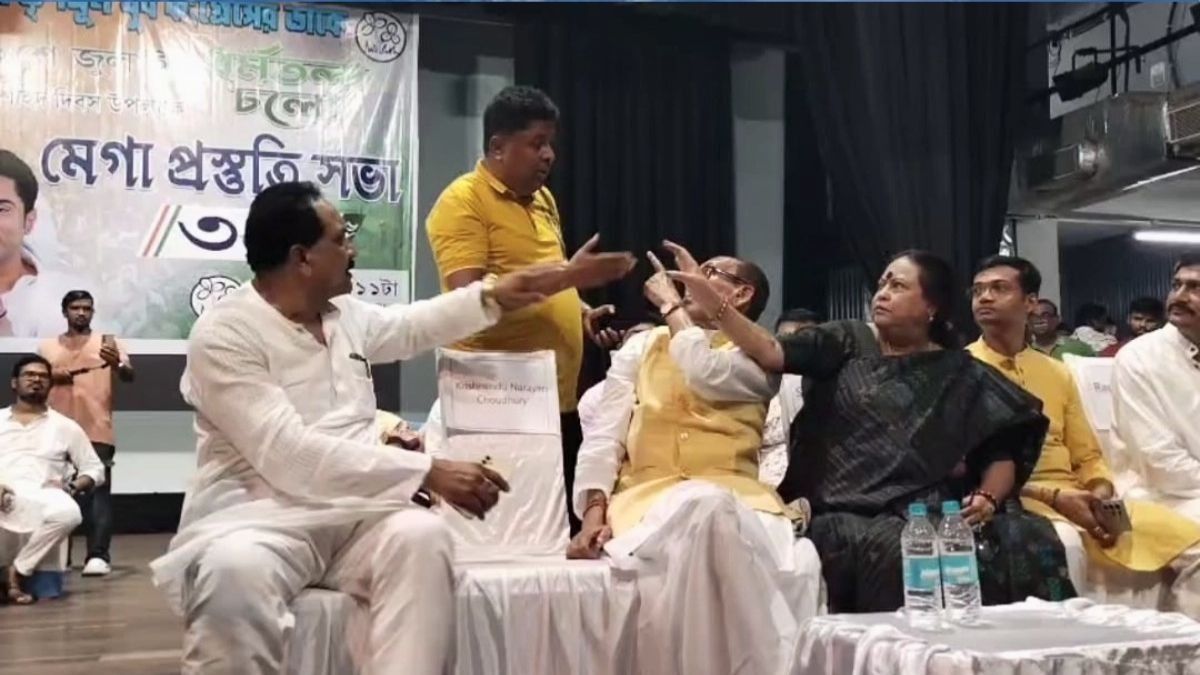 মেগা প্রস্তুতি সভায় বাকবিতণ্ডা।