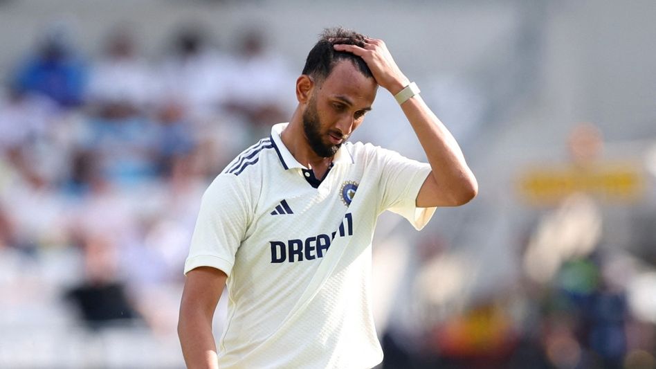 লজ্জার রেকর্ড গড়লেন প্রসিদ্ধ, এক ওভারেই দিলেন ২৩ রান লজ্জার রেকর্ড গড়লেন প্রসিদ্ধ, এক ওভারেই দিলেন ২৩ রান