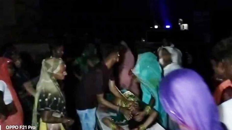 কলেজের দেওয়াল ভেঙে ঢুকল বরযাত্রীর গাড়ি, সম্ভলে বর সহ মৃত ৫