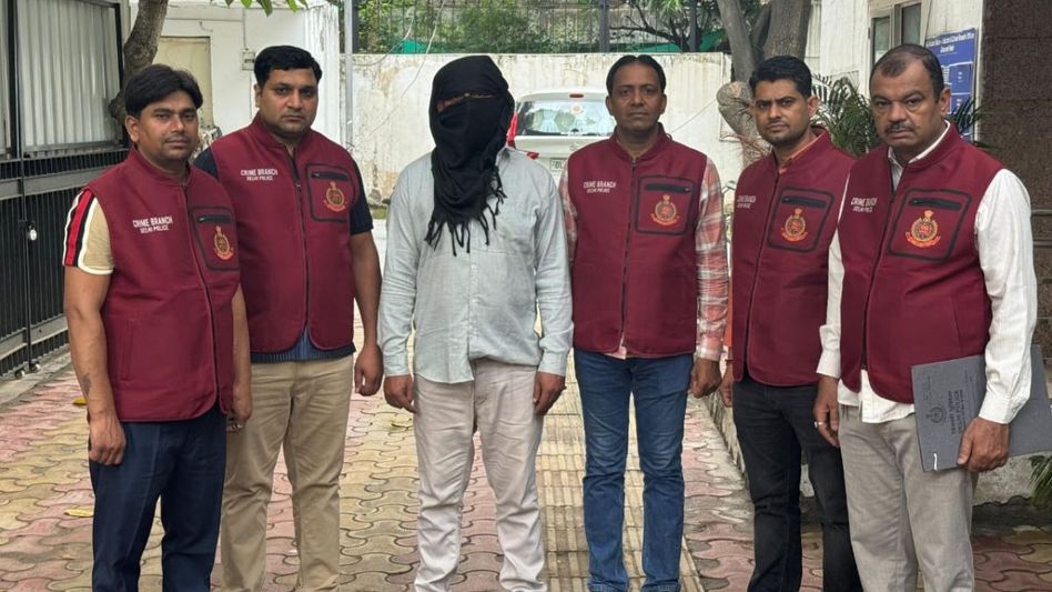 ক্যাব বুক করে চালকদের খুন করত, দিল্লিতে ধরা পড়ল সেই ভয়ঙ্কর সিলিয়াল কিলার ক্যাব বুক করে চালকদের খুন করত, দিল্লিতে ধরা পড়ল সেই ভয়ঙ্কর সিলিয়াল কিলার