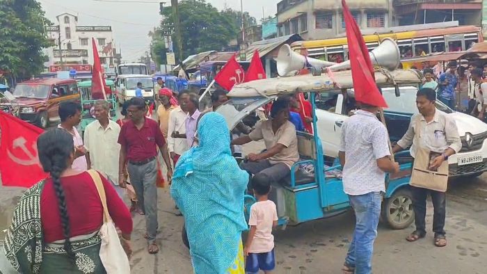সিপিআইএমের প্রাক্তন মহিলা বিধায়ক ও কর্মীদের মারধরের অভিযোগ উঠল কাজল শেখ অনুগামী তৃণমূল কর্মীদের দিকে