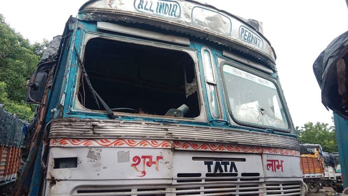 ঘুষ না দেওয়ায় নিউ আলিপুরে লরি ভাঙচুর-তাণ্ডবের অভিযোগ।-ফাইল ছবি