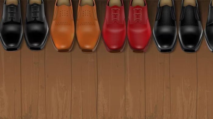 এই রঙের জুতো থাকলে এখনই ফেলে দিন, কপালে শনি ডেকে আনবে