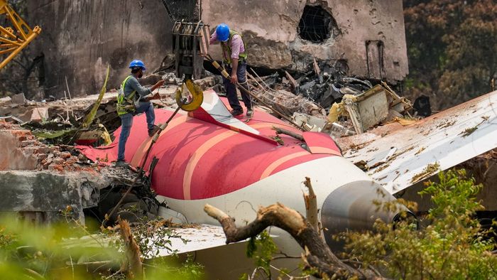 পাইলটদের কথায় সিদ্ধান্ত নেবেন না, এয়ার ইন্ডিয়া দুর্ঘটনা নিয়ে প্রতিক্রিয়া কেন্দ্রের