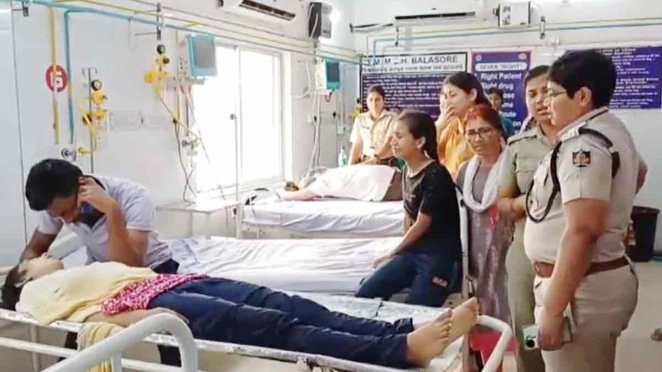 বালাসোরে ছাত্রীর আত্মহত্যায় চেষ্টায়.রাজনৈতিক ঝড়, BJP-র বিরুদ্ধে তোপ তৃণমূলের বালাসোরে ছাত্রীর আত্মহত্যায় চেষ্টায়.রাজনৈতিক ঝড়, BJP-র বিরুদ্ধে তোপ তৃণমূলের