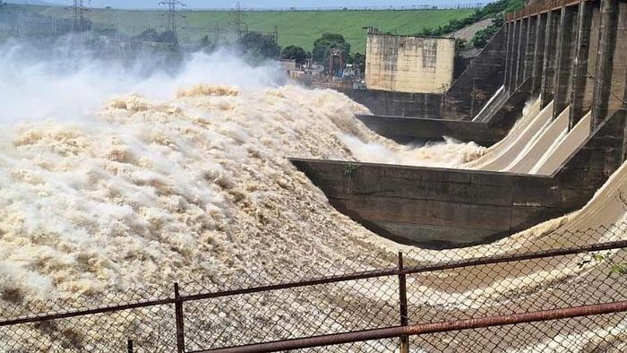 জল ছাড়া হচ্ছে ডিভিসি থেকে।-ফাইল ছবি